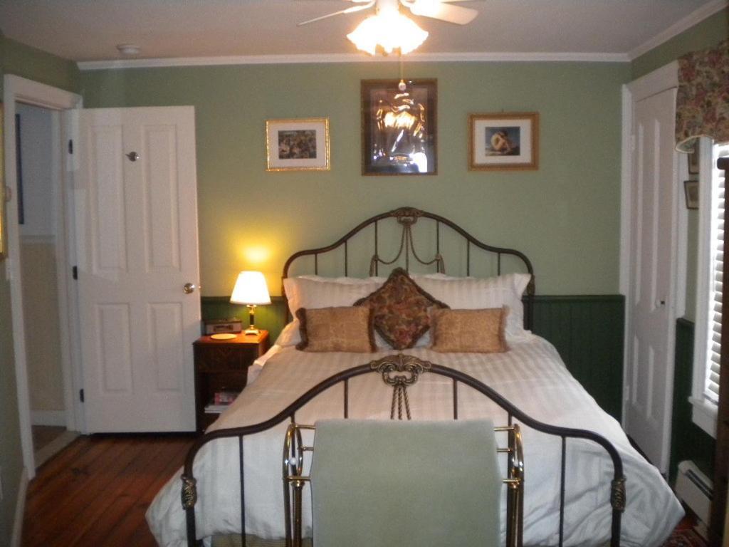 The Stirling House Waterfront Inn גרינפורט מראה חיצוני תמונה
