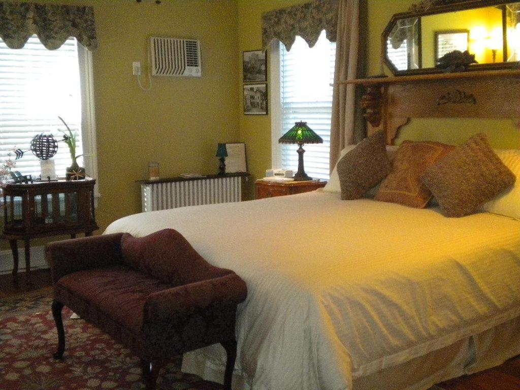 The Stirling House Waterfront Inn גרינפורט מראה חיצוני תמונה