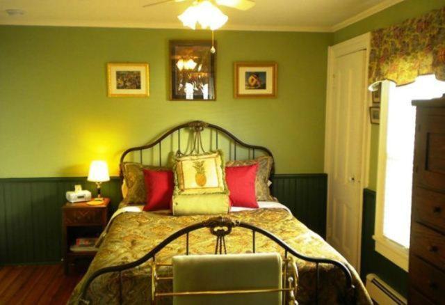 The Stirling House Waterfront Inn גרינפורט מראה חיצוני תמונה